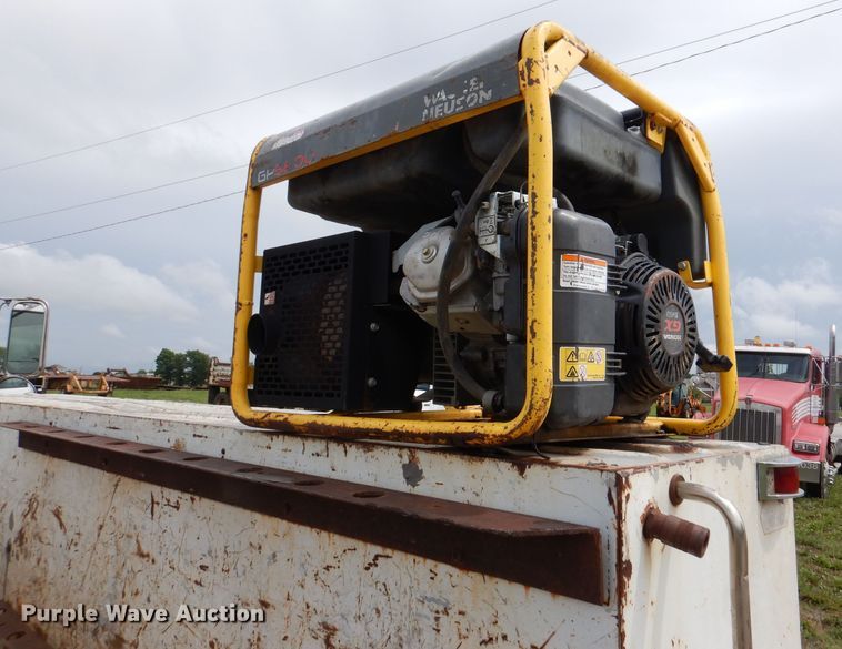 image for item DM0108 1996 GMC TopKick  utility / service truck