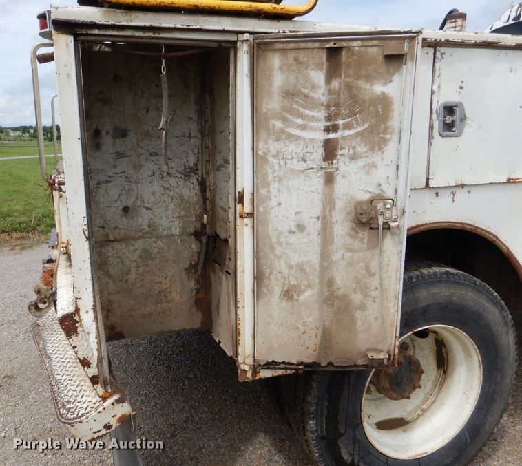 image for item DM0108 1996 GMC TopKick  utility / service truck