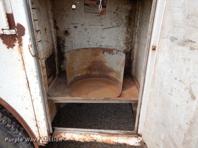 image for item DM0108 1996 GMC TopKick  utility / service truck