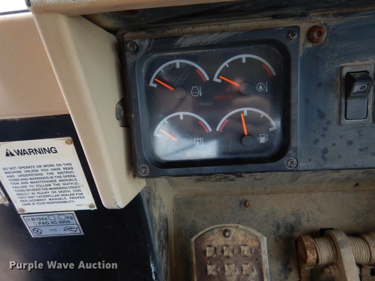 image for item DM0137 1996 Caterpillar 953C  track loader