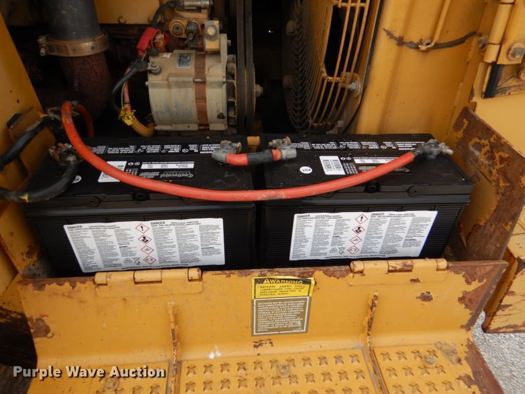 image for item DM0137 1996 Caterpillar 953C  track loader