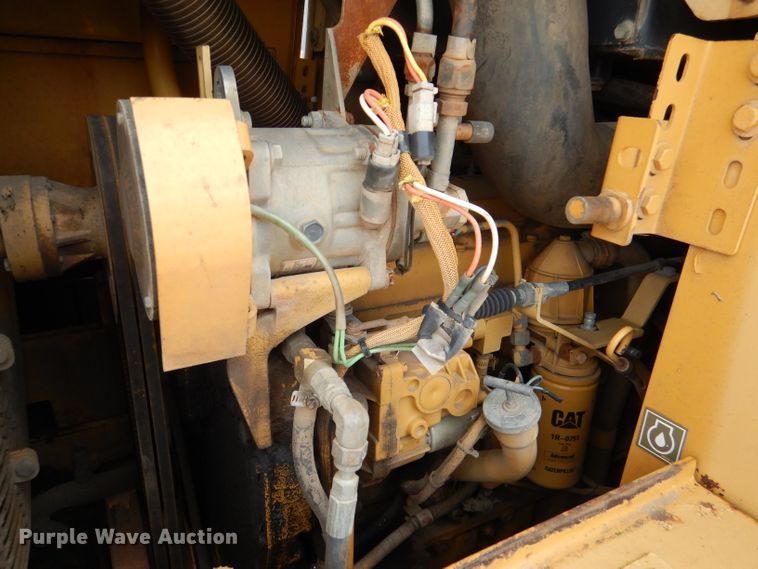 image for item DM0137 1996 Caterpillar 953C  track loader