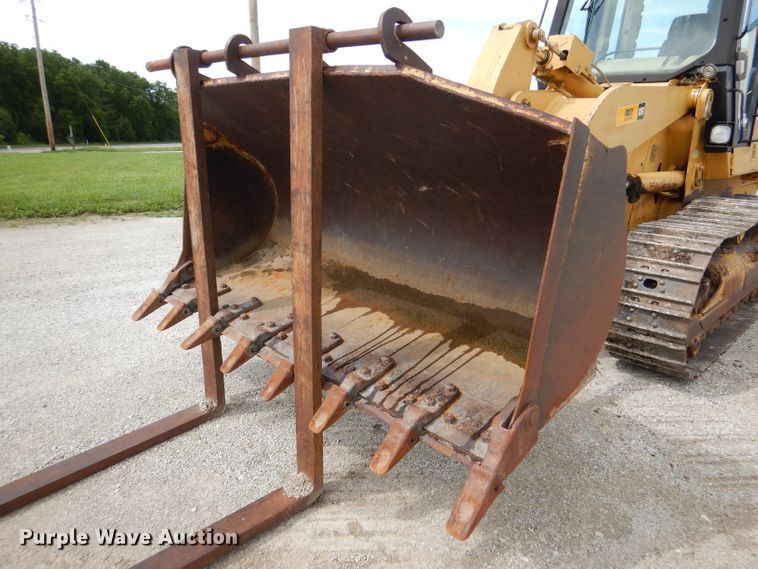 image for item DM0137 1996 Caterpillar 953C  track loader