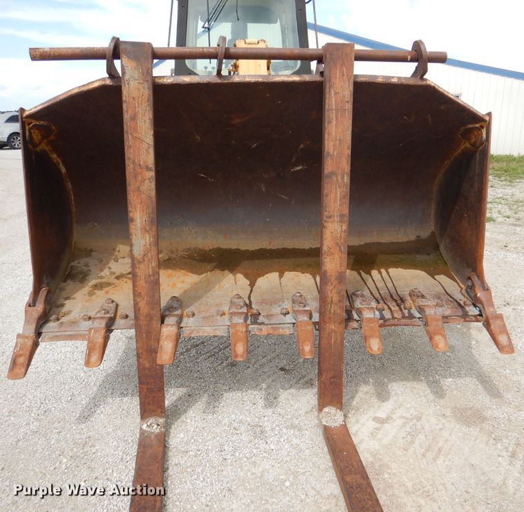 image for item DM0137 1996 Caterpillar 953C  track loader