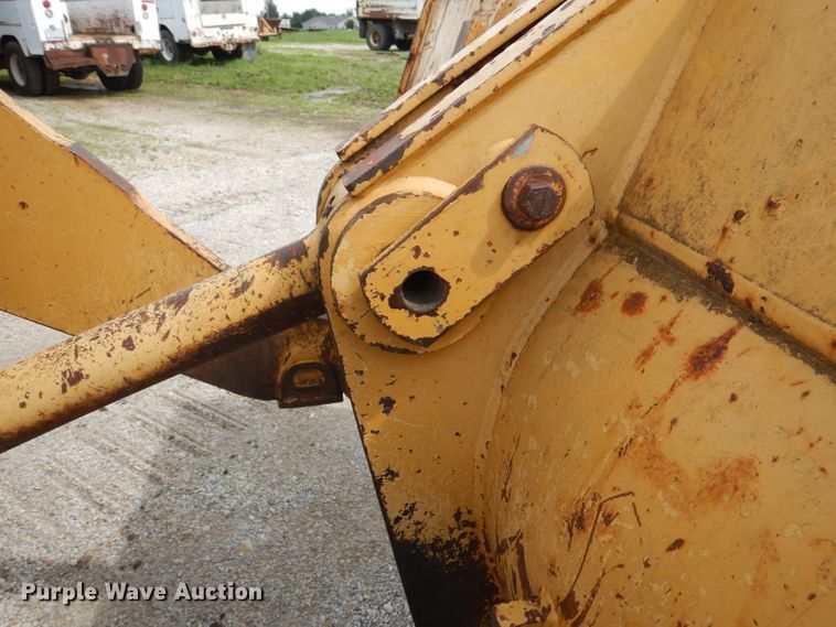 image for item DM0137 1996 Caterpillar 953C  track loader