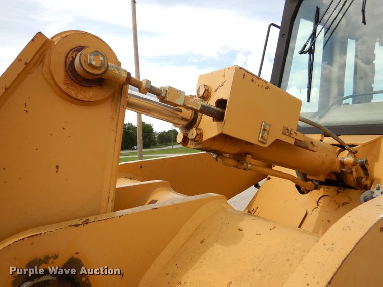 image for item DM0137 1996 Caterpillar 953C  track loader