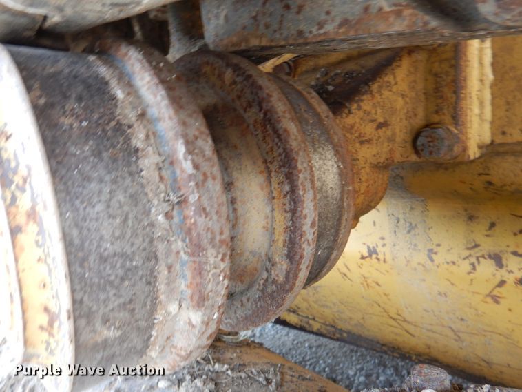 image for item DM0137 1996 Caterpillar 953C  track loader