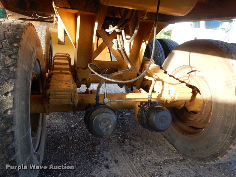 image for item DM2986 1983 Lufkin  end dump trailer