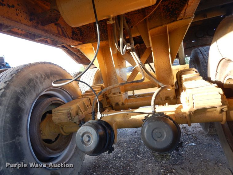 image for item DM2986 1983 Lufkin  end dump trailer