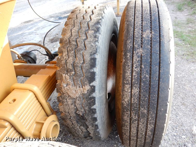 image for item DM2986 1983 Lufkin  end dump trailer