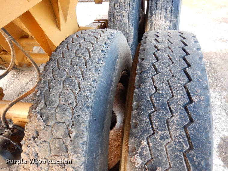 image for item DM2986 1983 Lufkin  end dump trailer