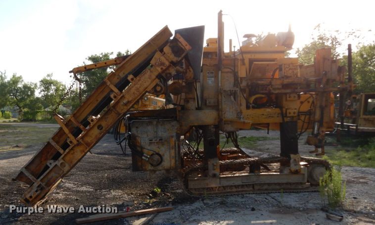 image for item DM2987 1999 Gomaco GT6200  curb machine