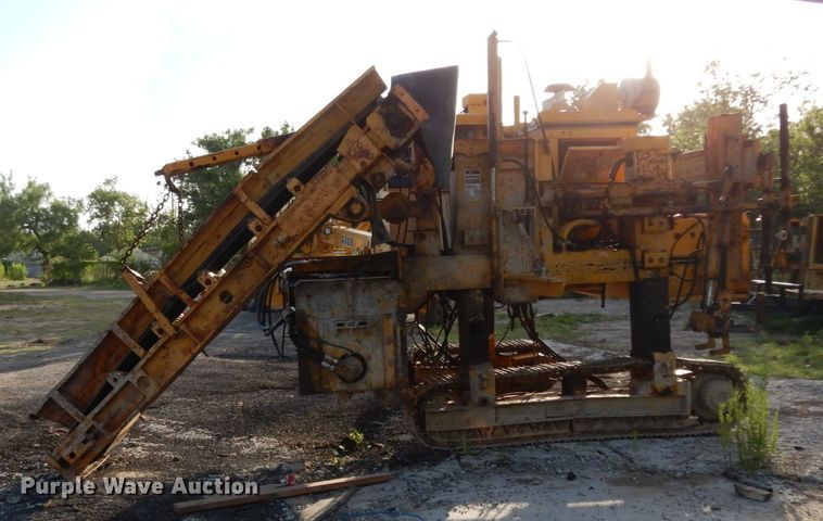 image for item DM2987 1999 Gomaco GT6200  curb machine