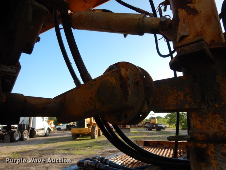 image for item DM2987 1999 Gomaco GT6200  curb machine