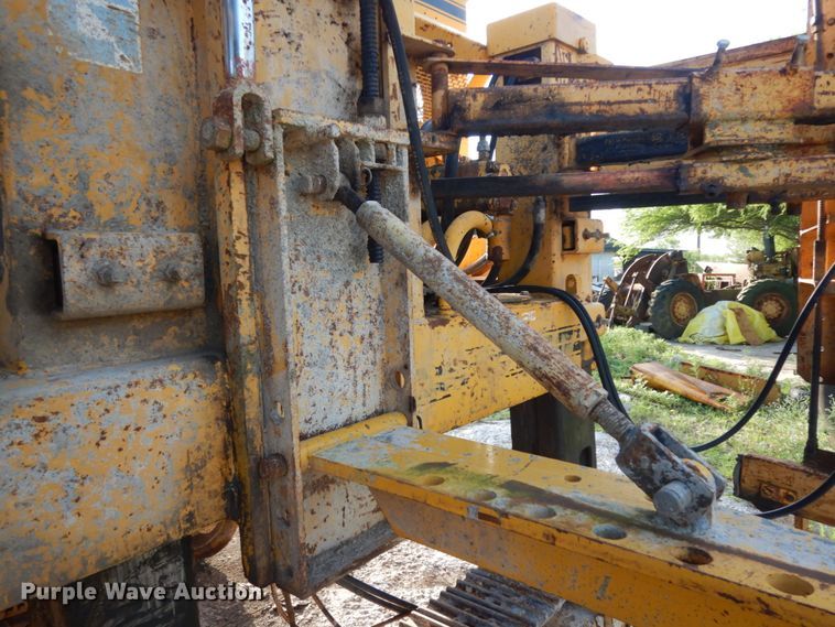 image for item DM2987 1999 Gomaco GT6200  curb machine