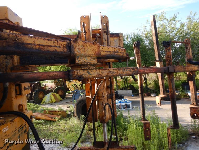 image for item DM2987 1999 Gomaco GT6200  curb machine