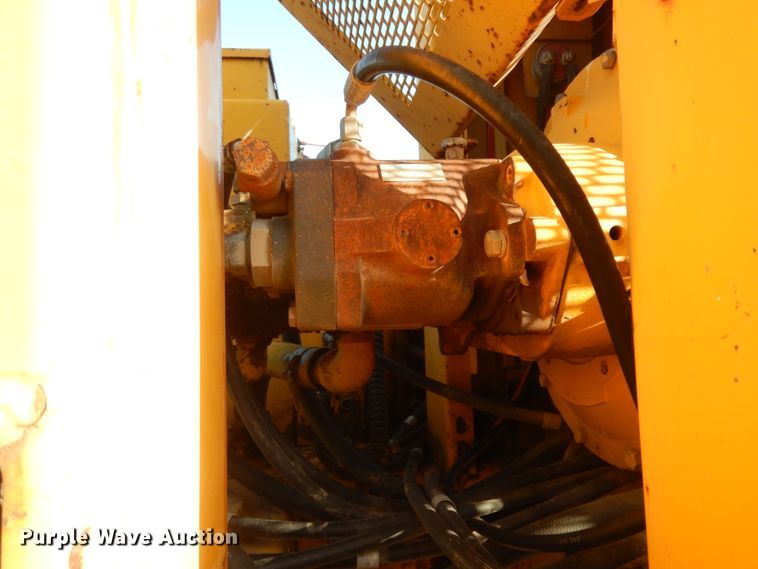 image for item DM2987 1999 Gomaco GT6200  curb machine