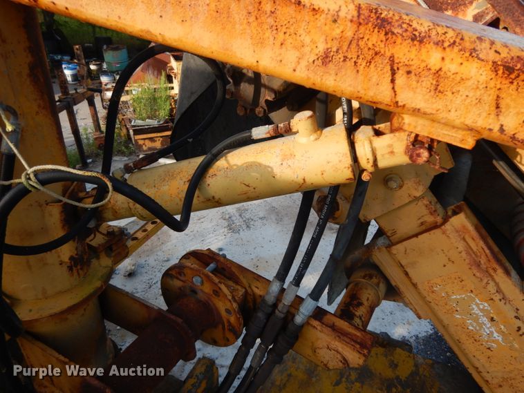 image for item DM2987 1999 Gomaco GT6200  curb machine