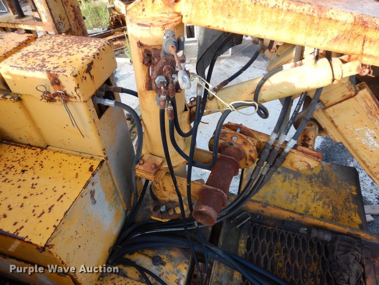 image for item DM2987 1999 Gomaco GT6200  curb machine