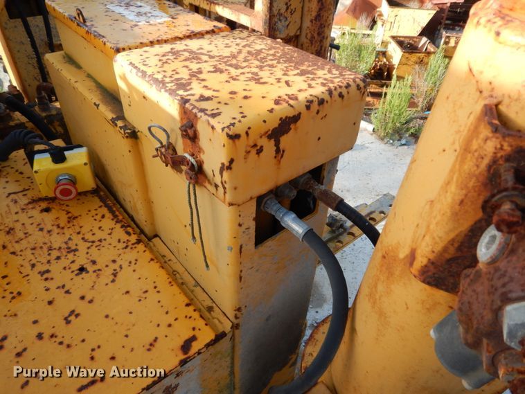 image for item DM2987 1999 Gomaco GT6200  curb machine