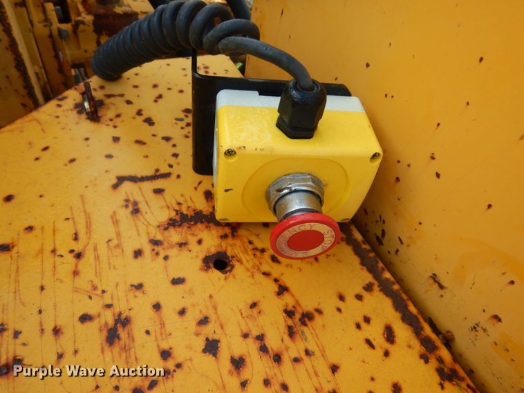 image for item DM2987 1999 Gomaco GT6200  curb machine