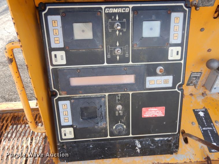 image for item DM2987 1999 Gomaco GT6200  curb machine