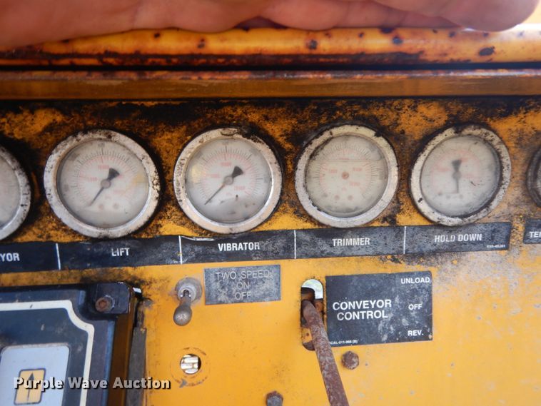 image for item DM2987 1999 Gomaco GT6200  curb machine