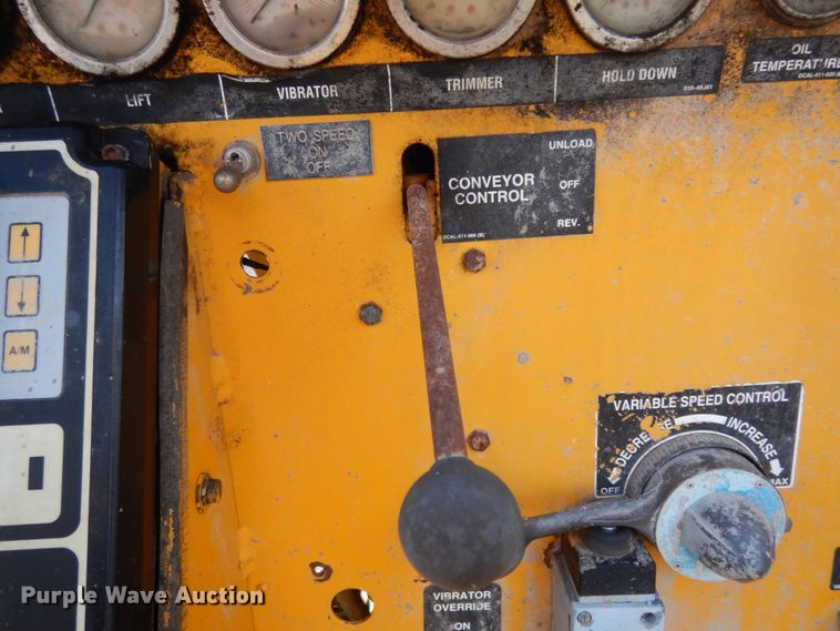 image for item DM2987 1999 Gomaco GT6200  curb machine