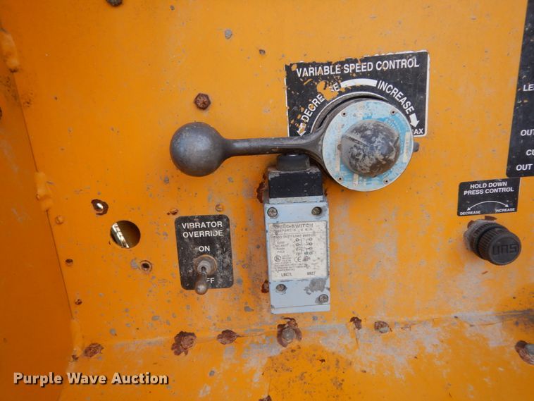 image for item DM2987 1999 Gomaco GT6200  curb machine