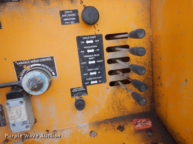 image for item DM2987 1999 Gomaco GT6200  curb machine