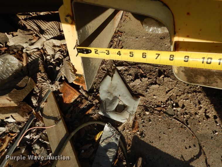 image for item DM2987 1999 Gomaco GT6200  curb machine