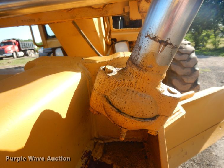 image for item DM2988 1990 John Deere 670B  motor grader