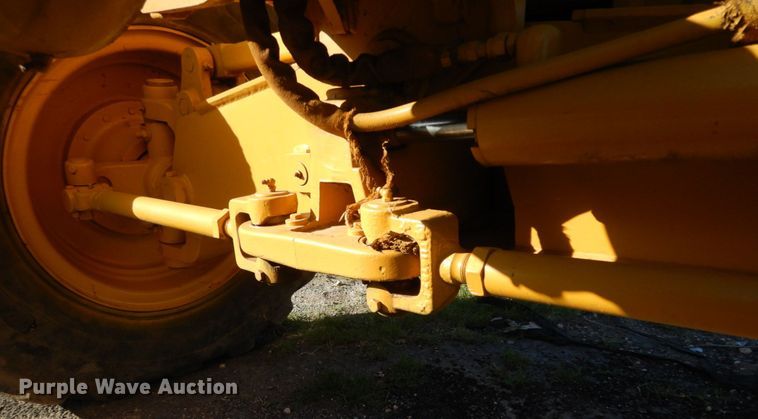 image for item DM2988 1990 John Deere 670B  motor grader