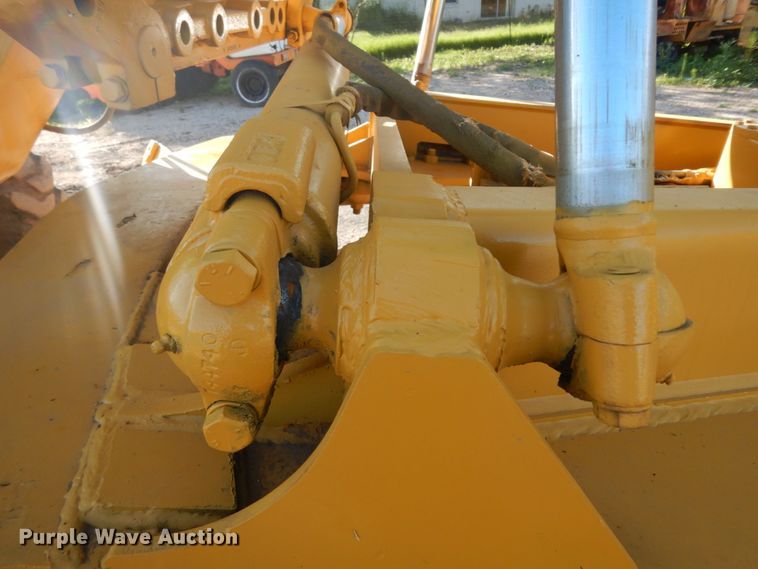 image for item DM2988 1990 John Deere 670B  motor grader