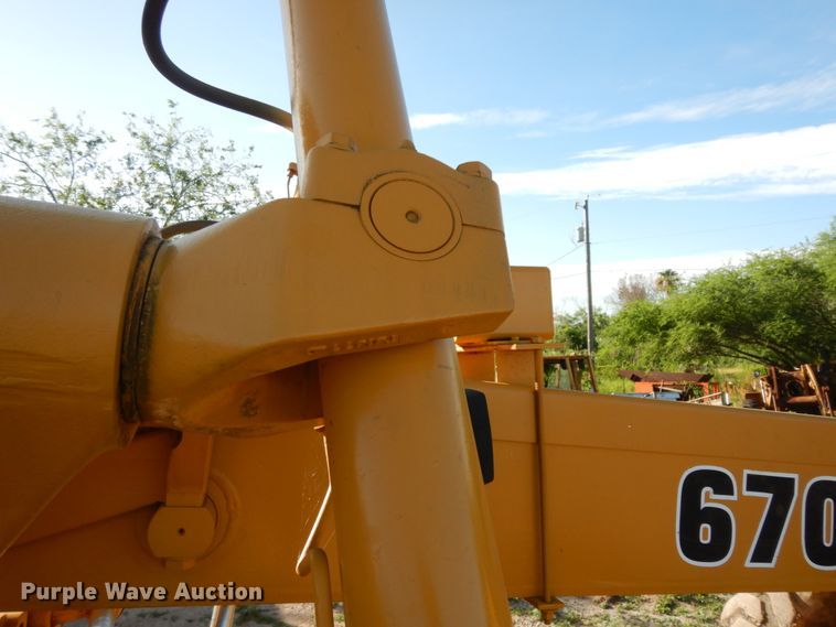 image for item DM2988 1990 John Deere 670B  motor grader