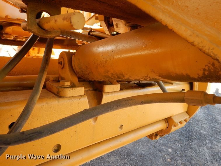 image for item DM2988 1990 John Deere 670B  motor grader