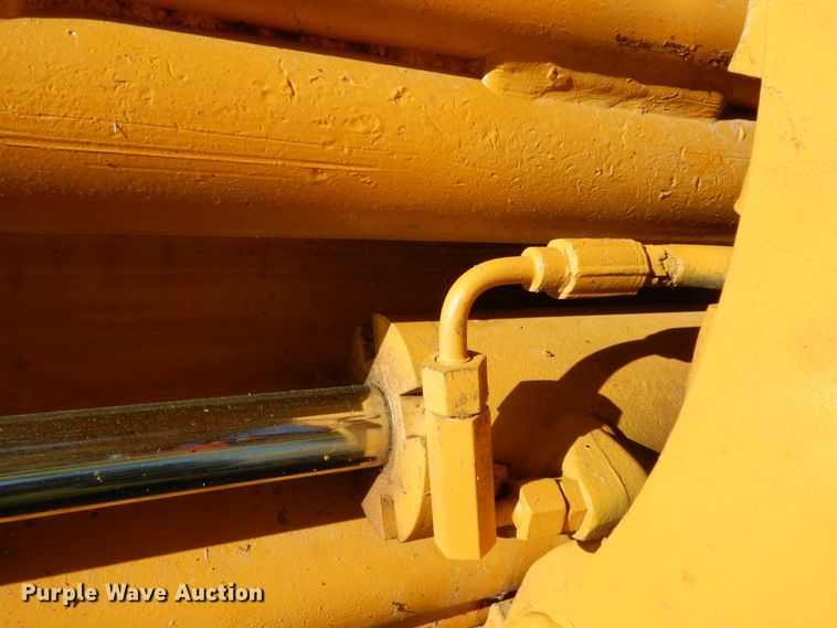 image for item DM2988 1990 John Deere 670B  motor grader