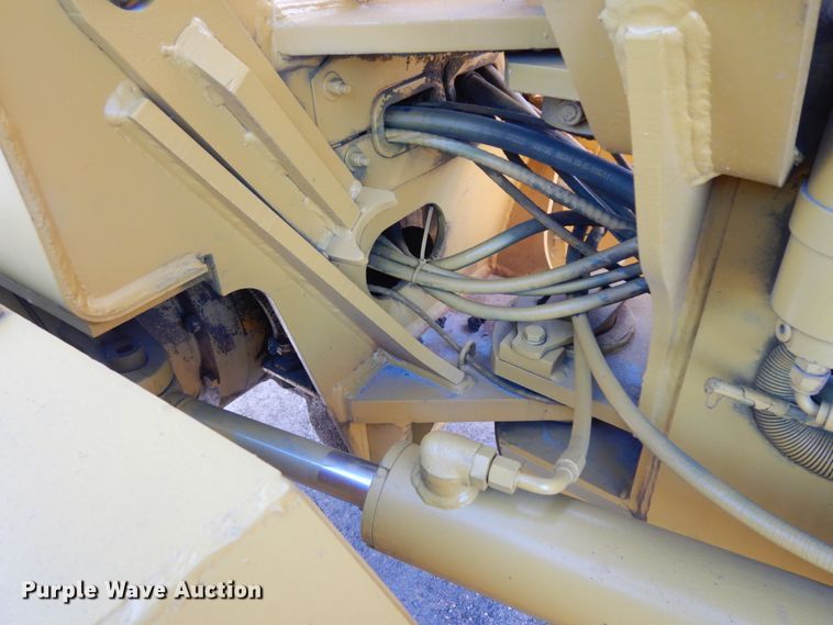 image for item DM2988 1990 John Deere 670B  motor grader