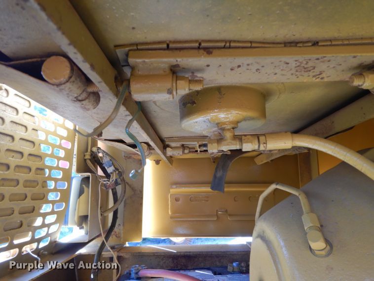 image for item DM2988 1990 John Deere 670B  motor grader