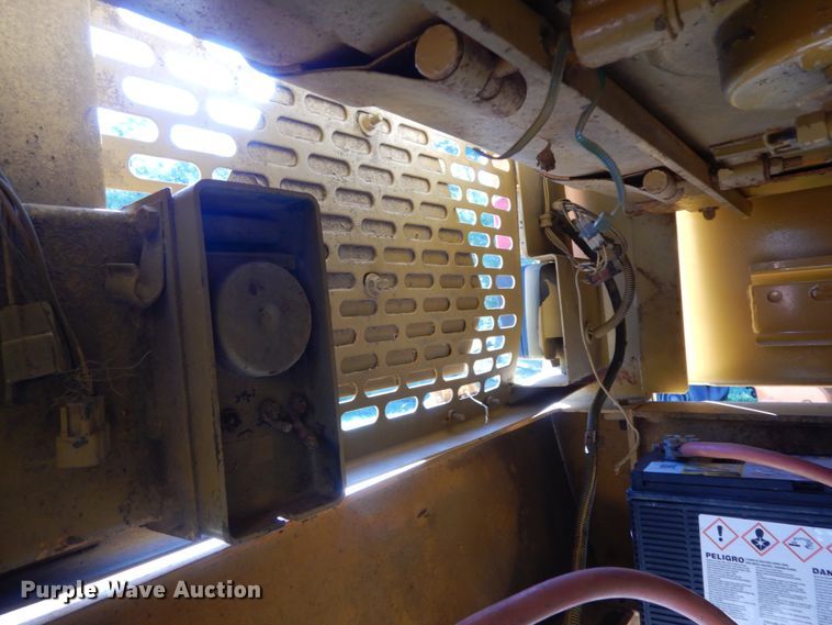 image for item DM2988 1990 John Deere 670B  motor grader