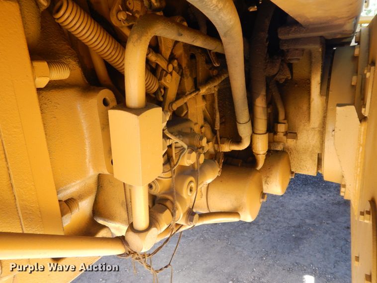 image for item DM2988 1990 John Deere 670B  motor grader