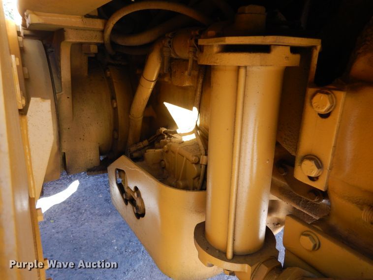 image for item DM2988 1990 John Deere 670B  motor grader