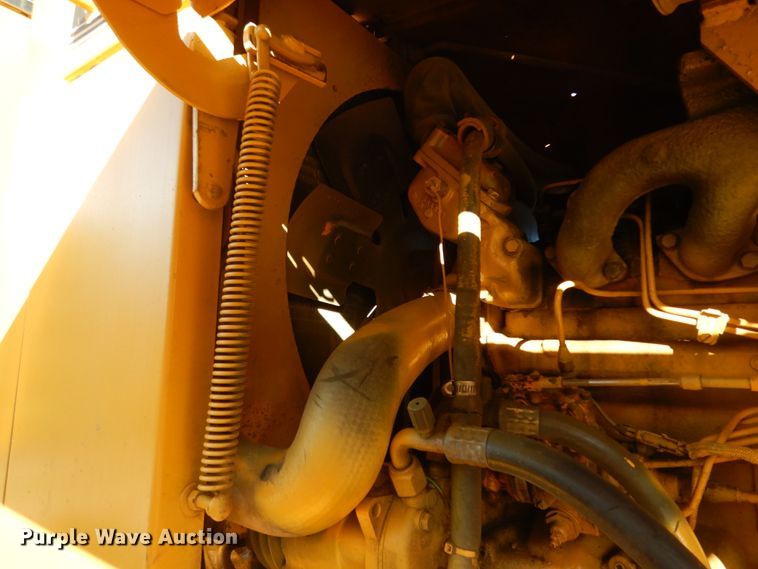 image for item DM2988 1990 John Deere 670B  motor grader