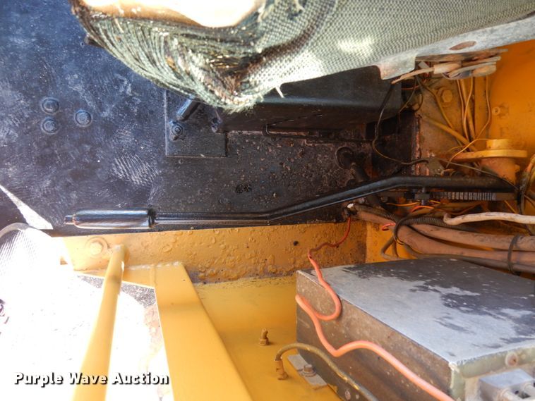 image for item DM2988 1990 John Deere 670B  motor grader