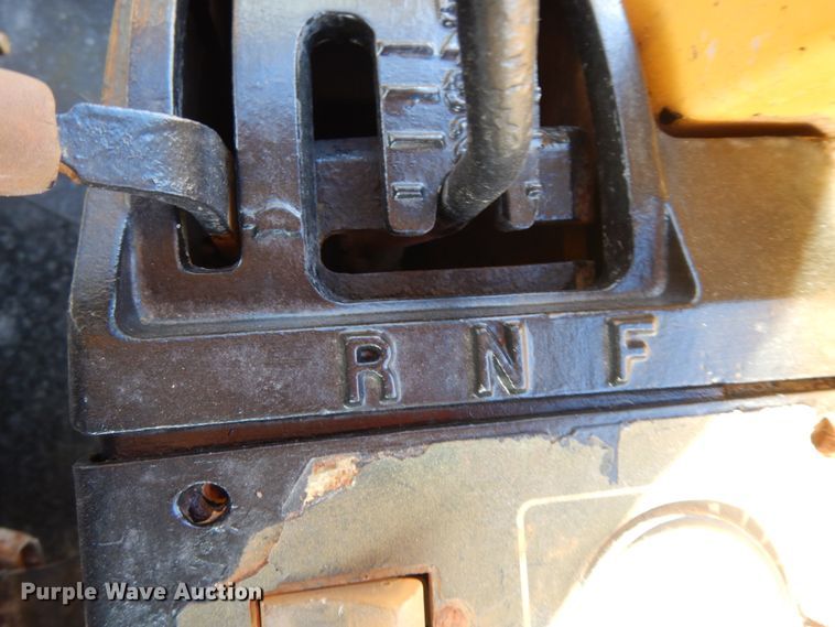 image for item DM2988 1990 John Deere 670B  motor grader