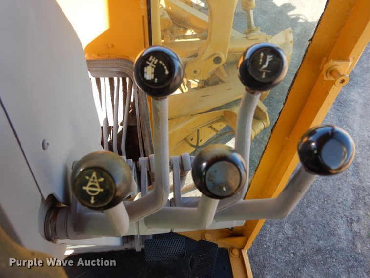 image for item DM2988 1990 John Deere 670B  motor grader