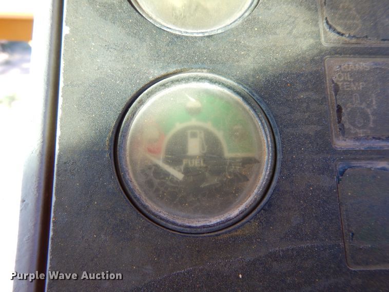 image for item DM2988 1990 John Deere 670B  motor grader