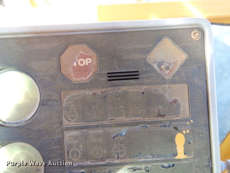 image for item DM2988 1990 John Deere 670B  motor grader