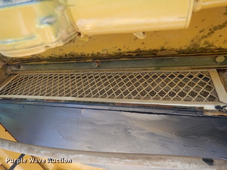 image for item DM2988 1990 John Deere 670B  motor grader