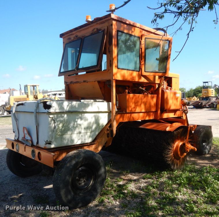 image for item DM2990 Full-Vision 28-1102A  broom